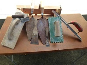 AN ASSORTMENT OF CONCRETING TOOLS - BUY FOR $ 15 | Miscellaneous Goods
