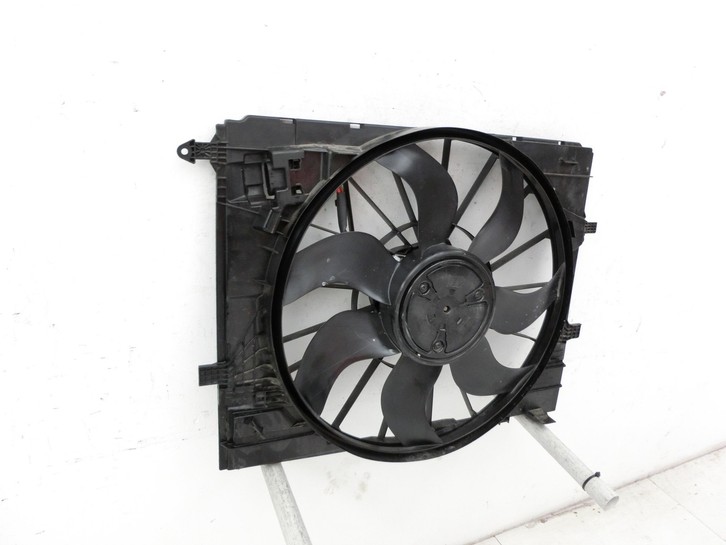 Mercedes-Benz E-Klasse W213 E300 de 4-matic Lüfter Ventilator f. Kühler Mercedes-Benz E-Klasse W213 A0999063802... Bild 6