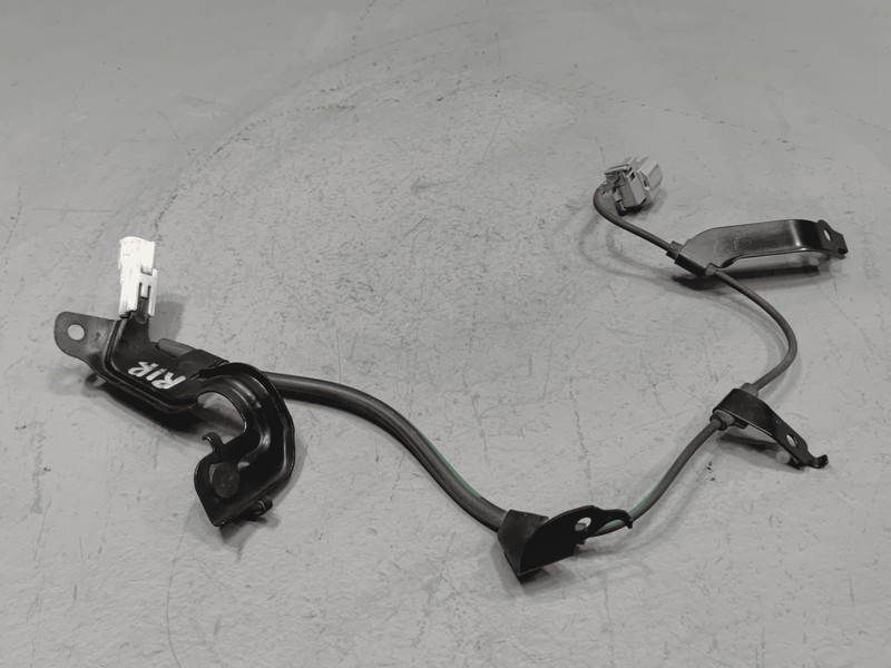 Used 14-19 Toyota Highlander FWD Rear Passenger Side ABS Wheel Speed Sensor Wire OEM