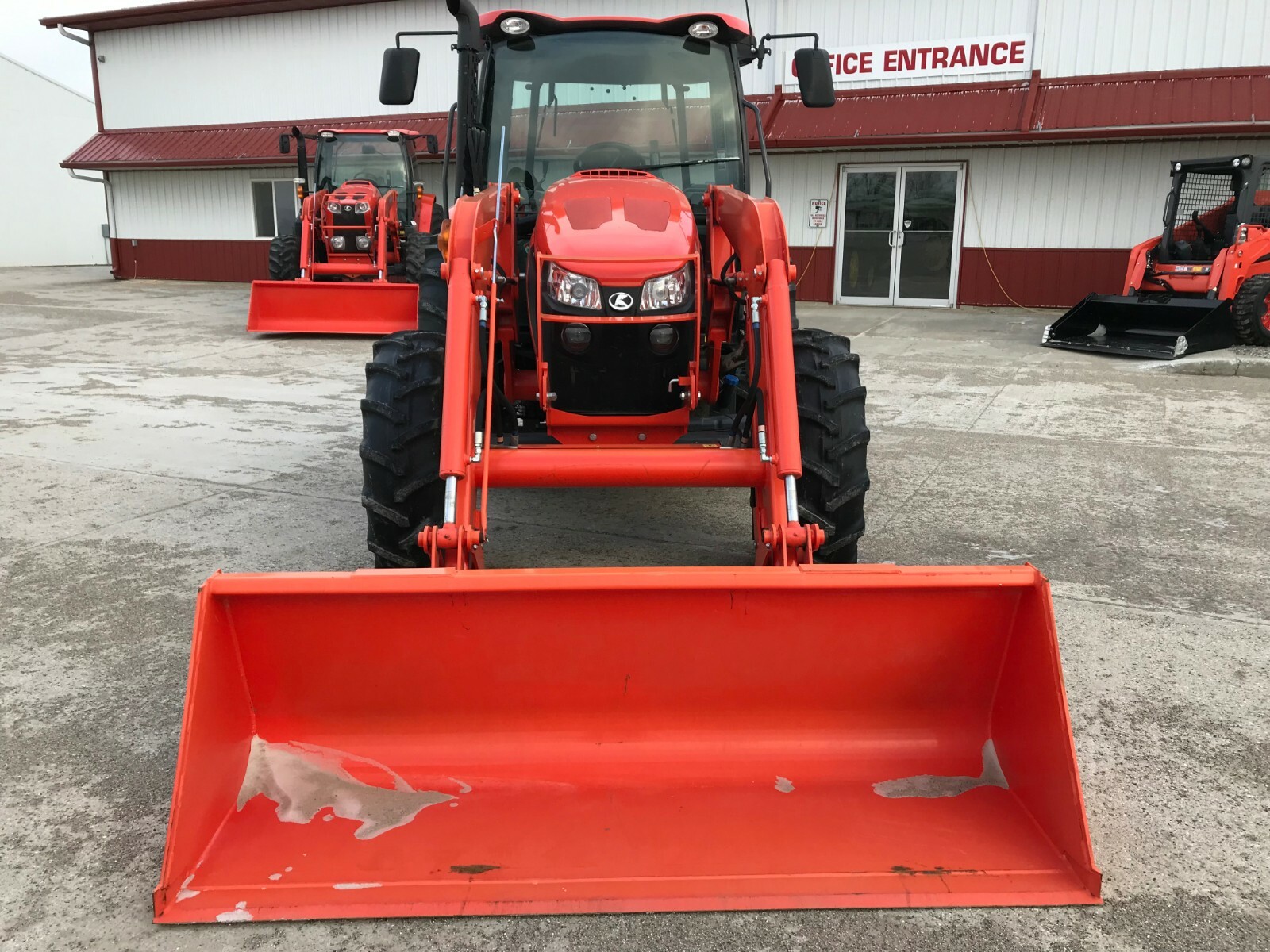 2017 KUBOTA M5-111