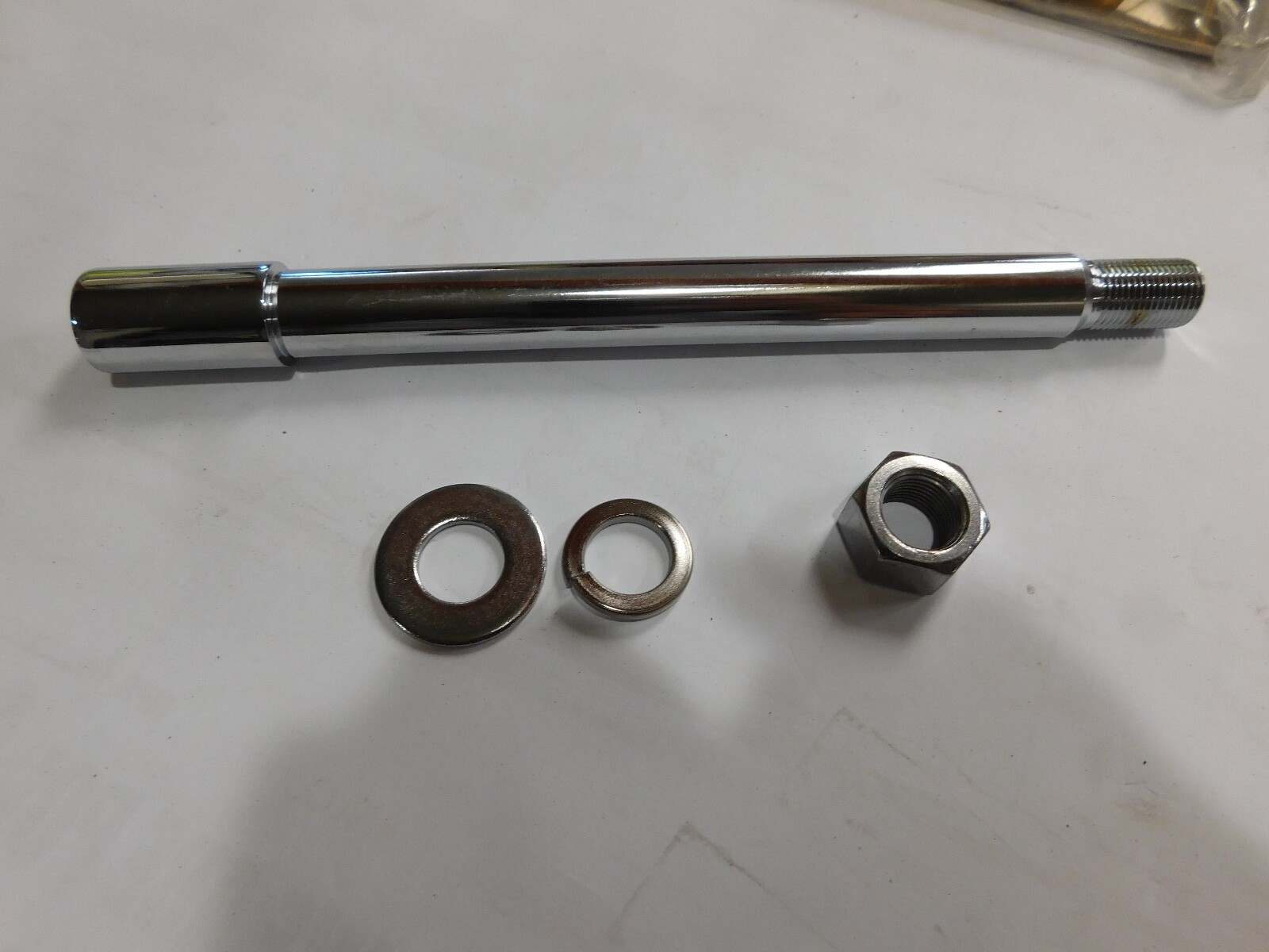 ハーレーショベルバックル　アウトローバックル　1977年製　シリアルMC10 CHROME FRONT AXLE W HARDWARE 1977-1983 FX 1978-1983 XL