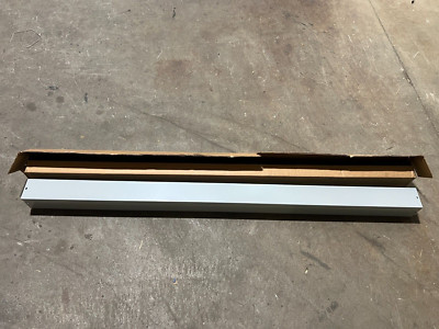 Nvent Hoffman 72in L x 4in W x4in H Lay-in Painted Flat-Cover Wireway F44T172GVP