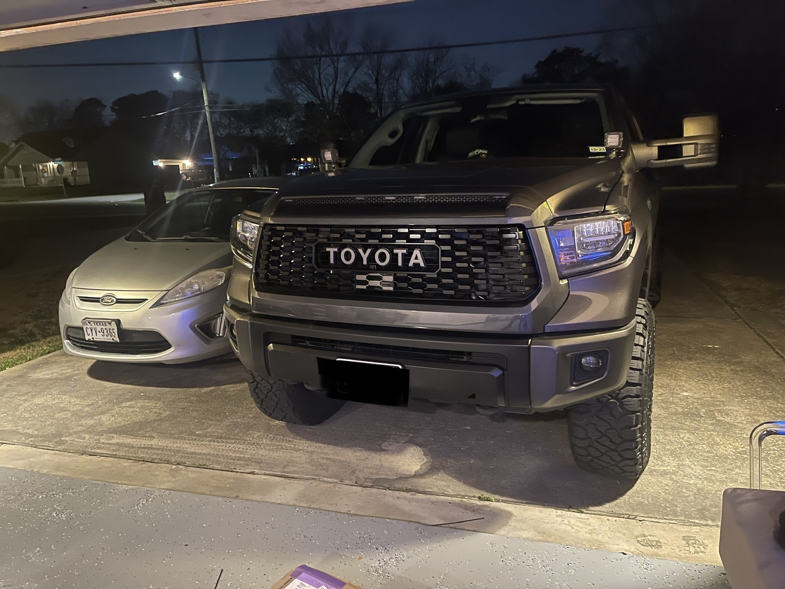 NEW OEM TOYOTA TUNDRA 18-2021 TRD PRO GRILLE & GARNISH