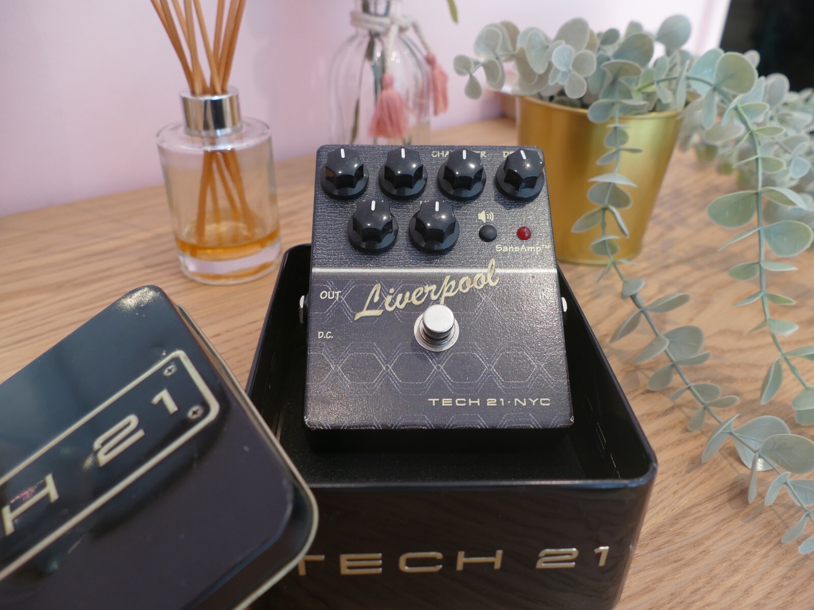 ギター TECH 21 SansAmp Liverpool mqdefault.jpg