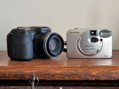 Fujifilm Finepix A201 & S1600 Digital Cameras SPARES OR REPAIR FAULTY