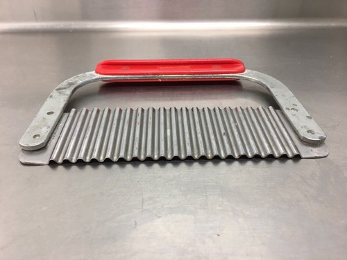 Vintage Hunt CRINKLE FRY Cutter