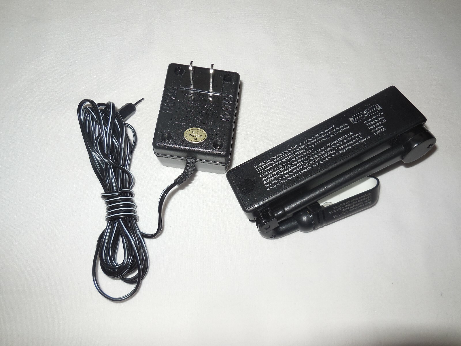 Gold Crest Brand MIGHTY BRIGHT Clip Book Light AC Adapter OR Battery Operated