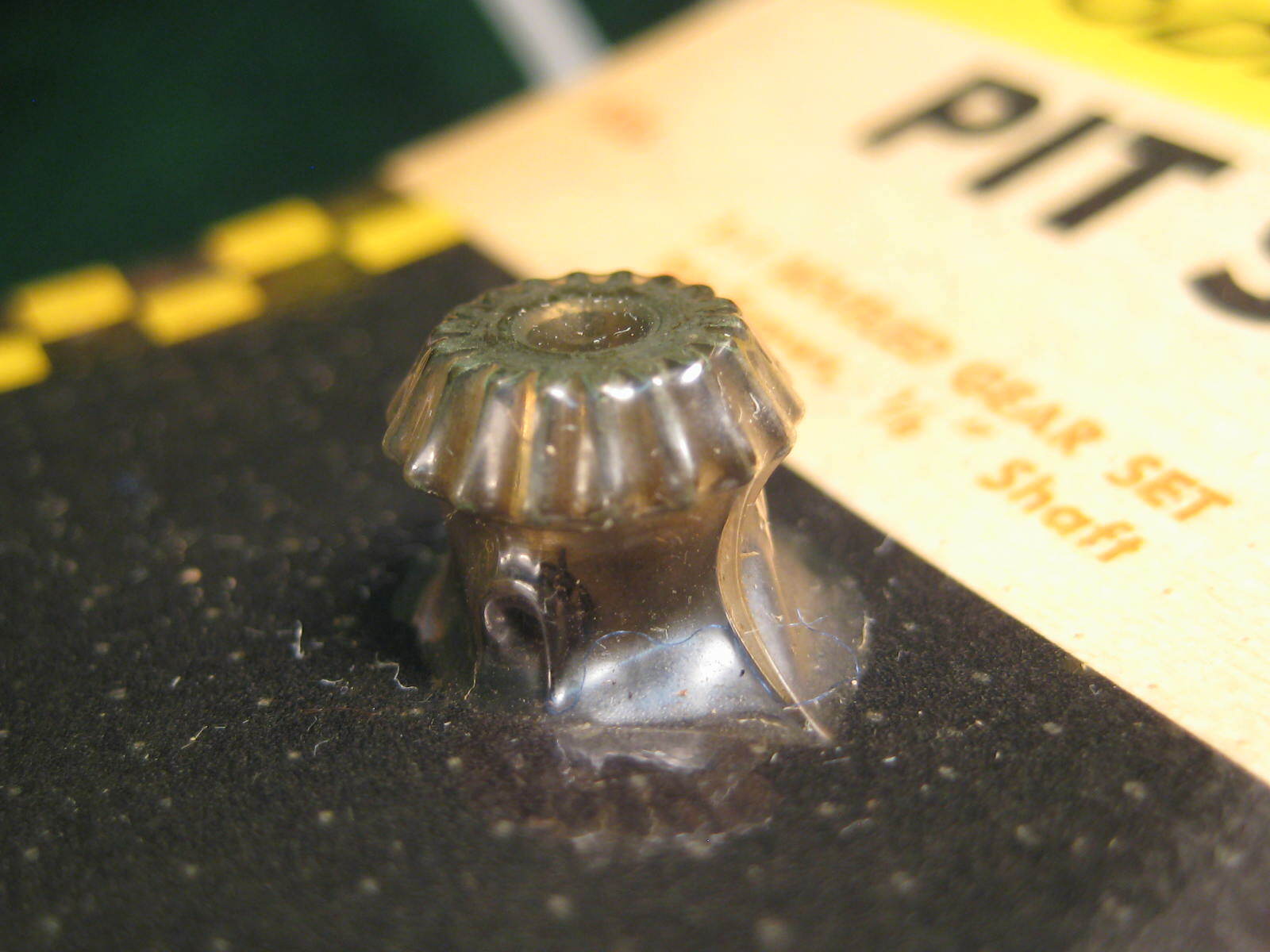 Vintage K & B PIT STOP 1/24 # 506 2:1 Bevelled gear set w/ set screws 1/8