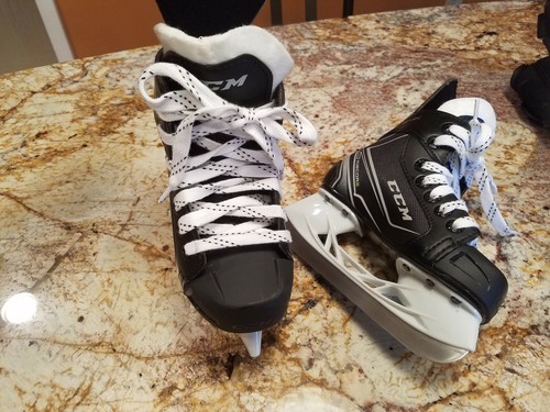 NICE! CCM Ribcor 64K Ice Hockey Skates Junior Youth Size 10Y