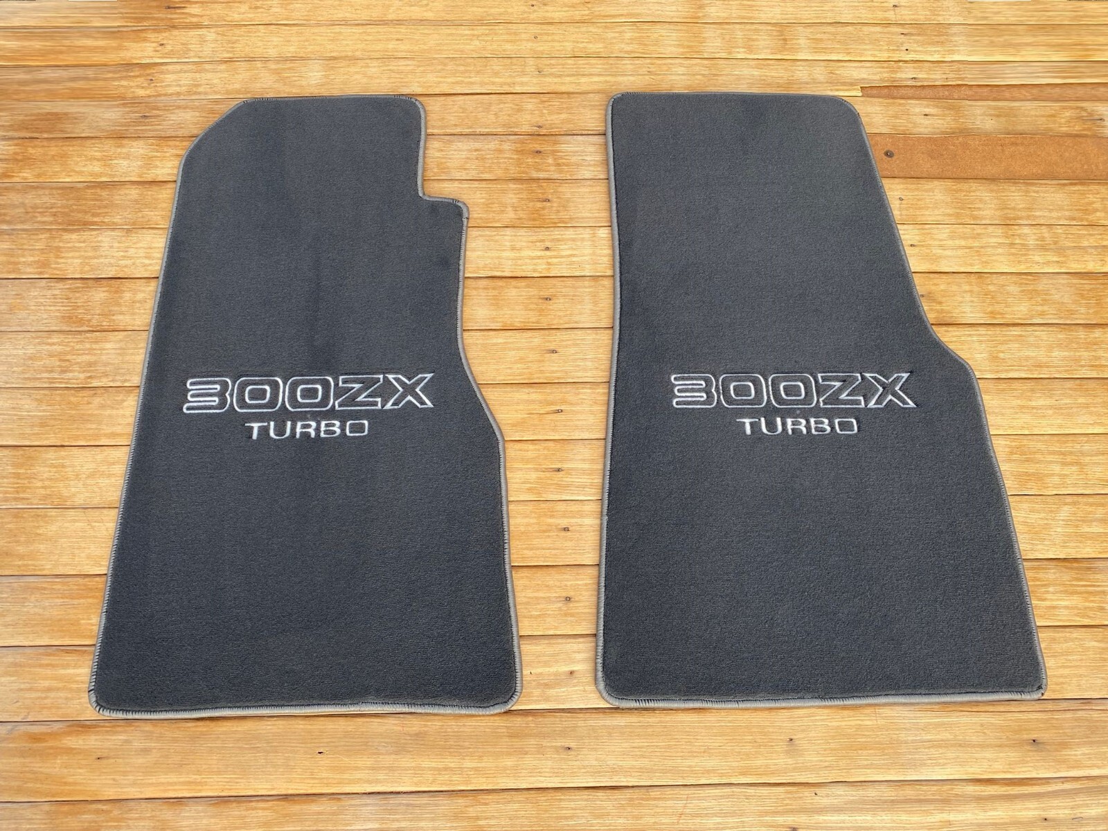 matts　27.0㎝ 87-89 Nissan Z31 300ZX Carpeted Floor Mats Complete Set OEM