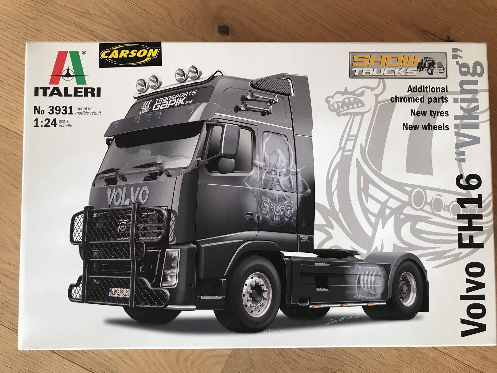 Revell Volvo FH-16 プラモデル 1:24 ↔25,6cm Revell Volvo FH-16 プラモデル 1:24 ↔25,6cm - メルカリ