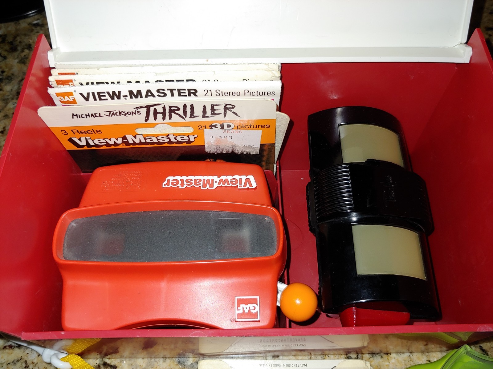 VIEW-MASTER KIT Deluxe Vintage 2 View masters with lots of Reals Michael Jackson