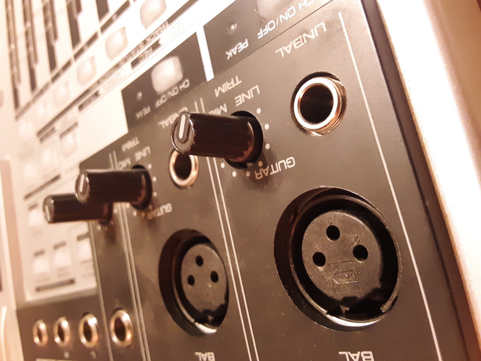 Fostex VF80ex 8-Track Digital Multitrack Recorder with CD-RW Burner w Mic & CDs