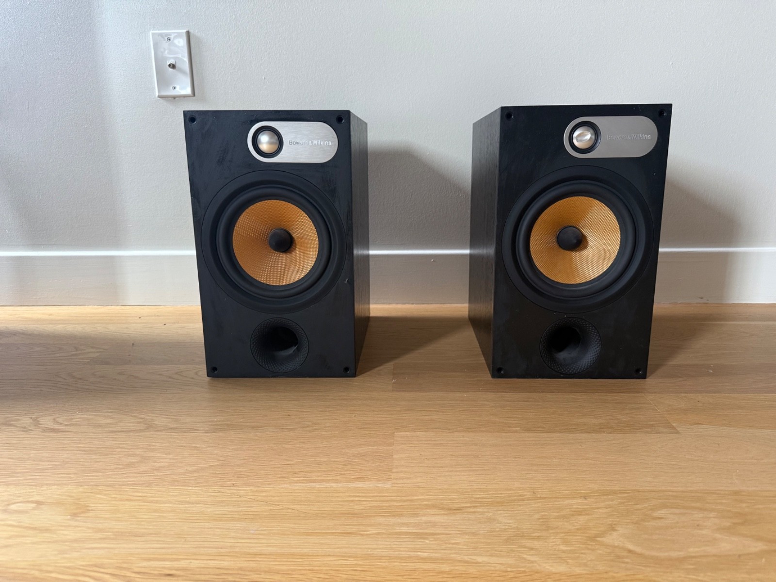 Bowers & Wilkins 685 Bookshelf Speaker Pair Black | eBay
