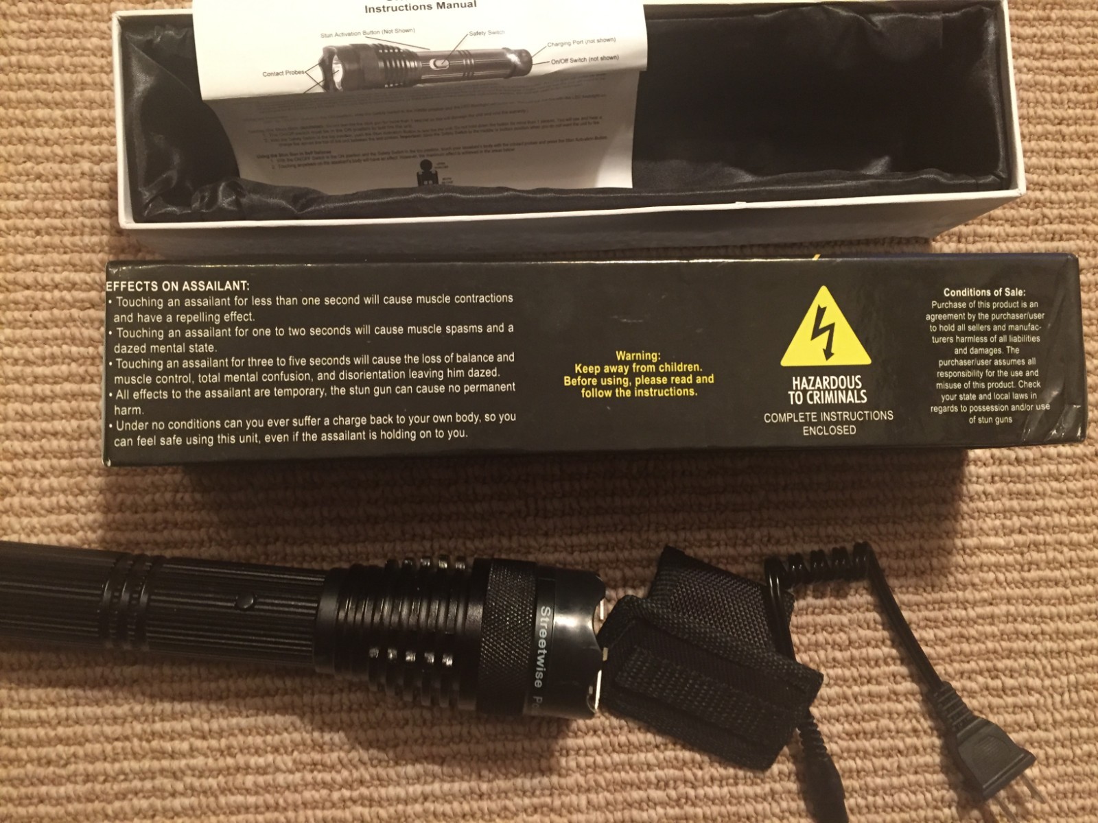 Police Force 8,000,000 Tactical Stun Flashlight by Street Wise
