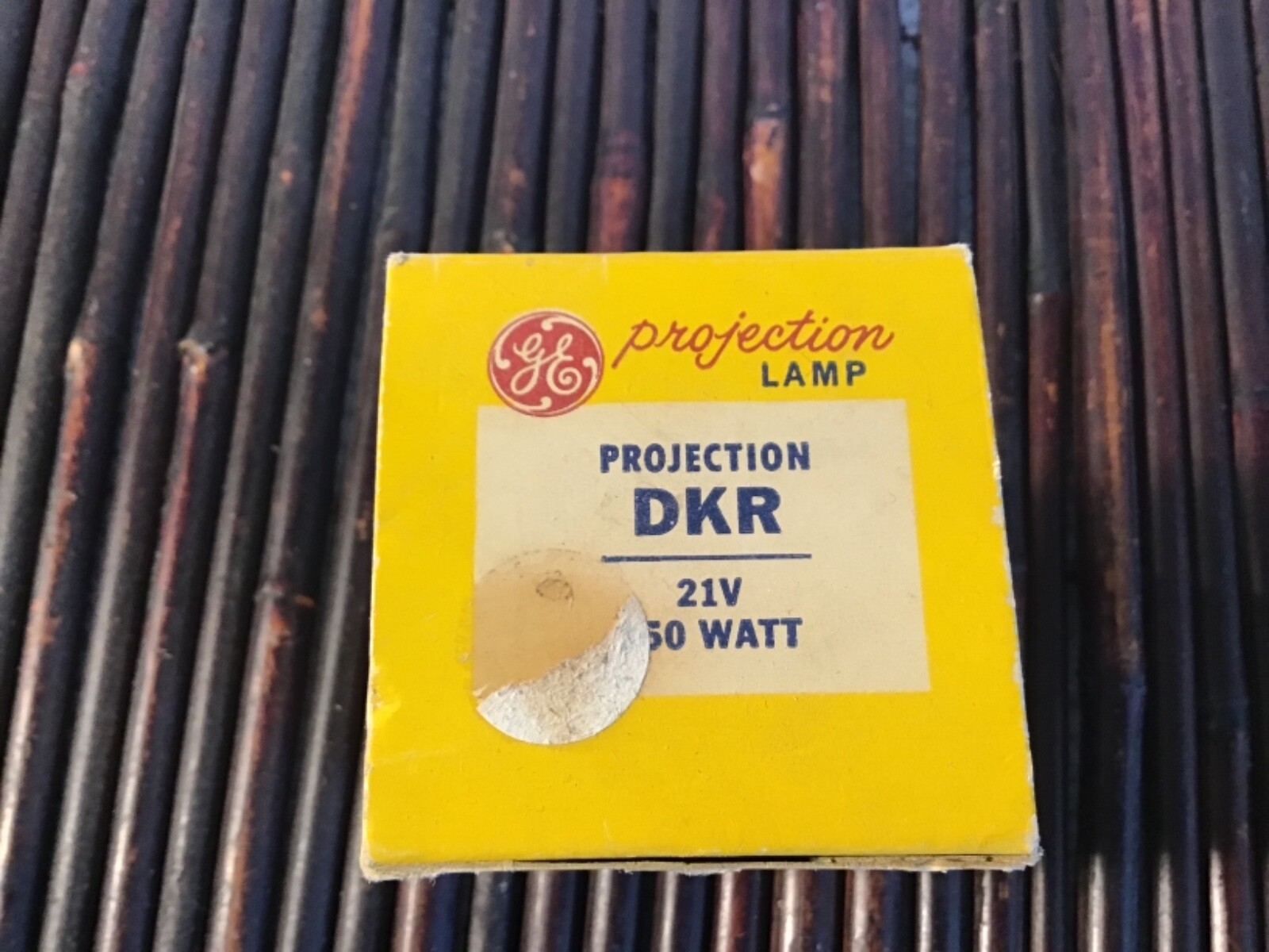 GE DKR Projector Bulb Lamp, 21V, 150W, NOS in Box