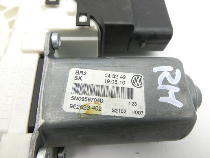 VW Tiguan I 5N 07-11 Fensterhebermotor Rechts Hinten VW Tiguan I 5N 07-11 17.06.2010 5N0959704D 962623-402 gebraucht Vorschau 2