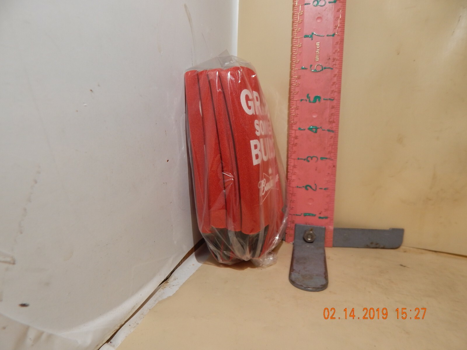 GRAB SOME BUDS CAN COOLERS - 4 PACK , NEW - BUDWEISER ADVERTISING