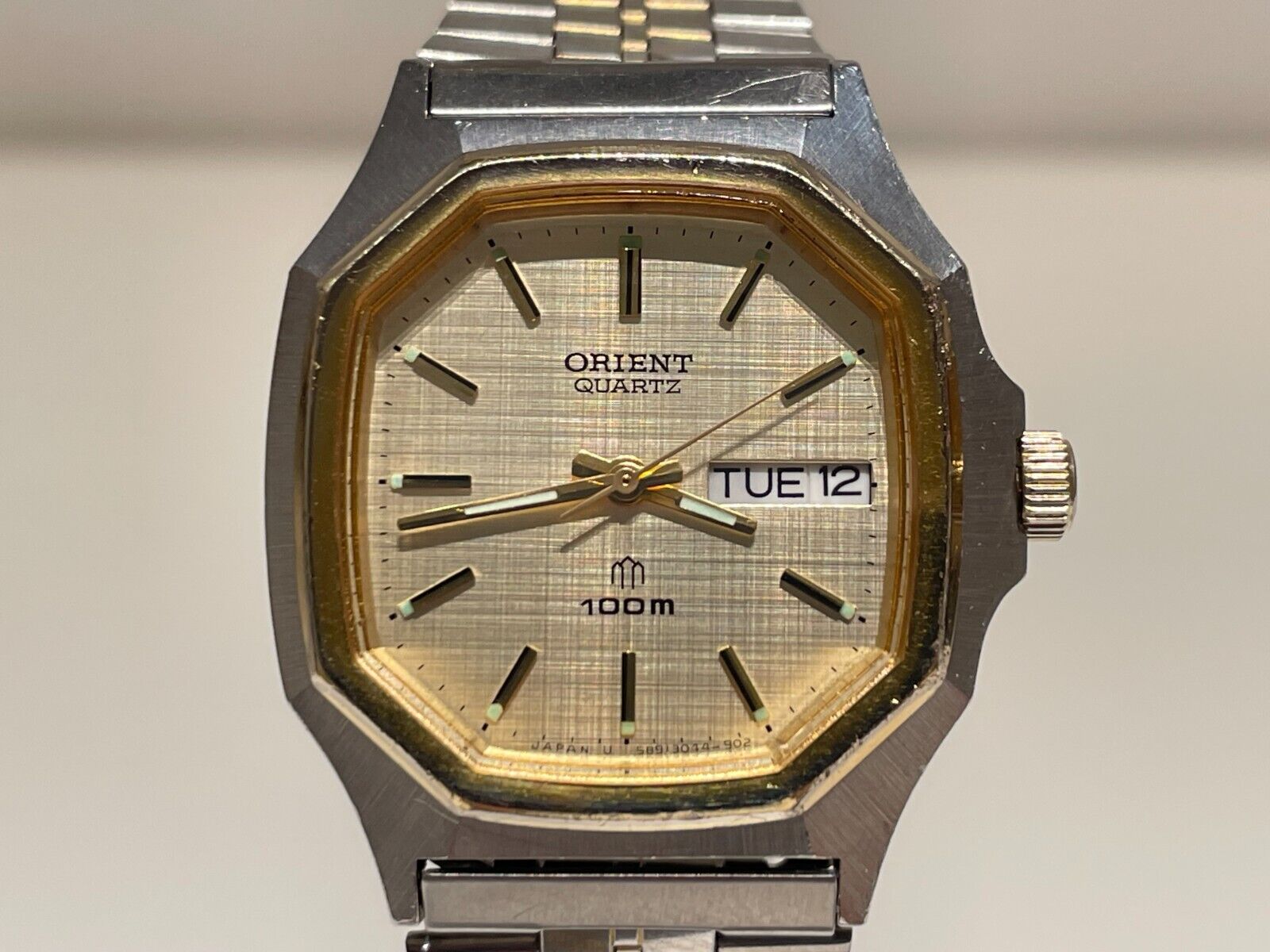 VINTAGE RARE TWO TONE ST.STEEL 100m MENS JAPAN QUARTZ WATCH VINTAGE RARE TWO TONE ST.STEEL 100m MENS JAPAN QUARTZ WATCH