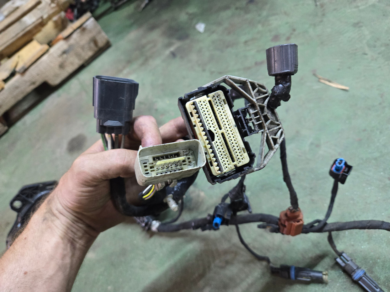 6.7 Powerstroke Turbo Diesel 6.7L A350 Engine Harness FC3T-12B637-AK - Picture 8 of 12