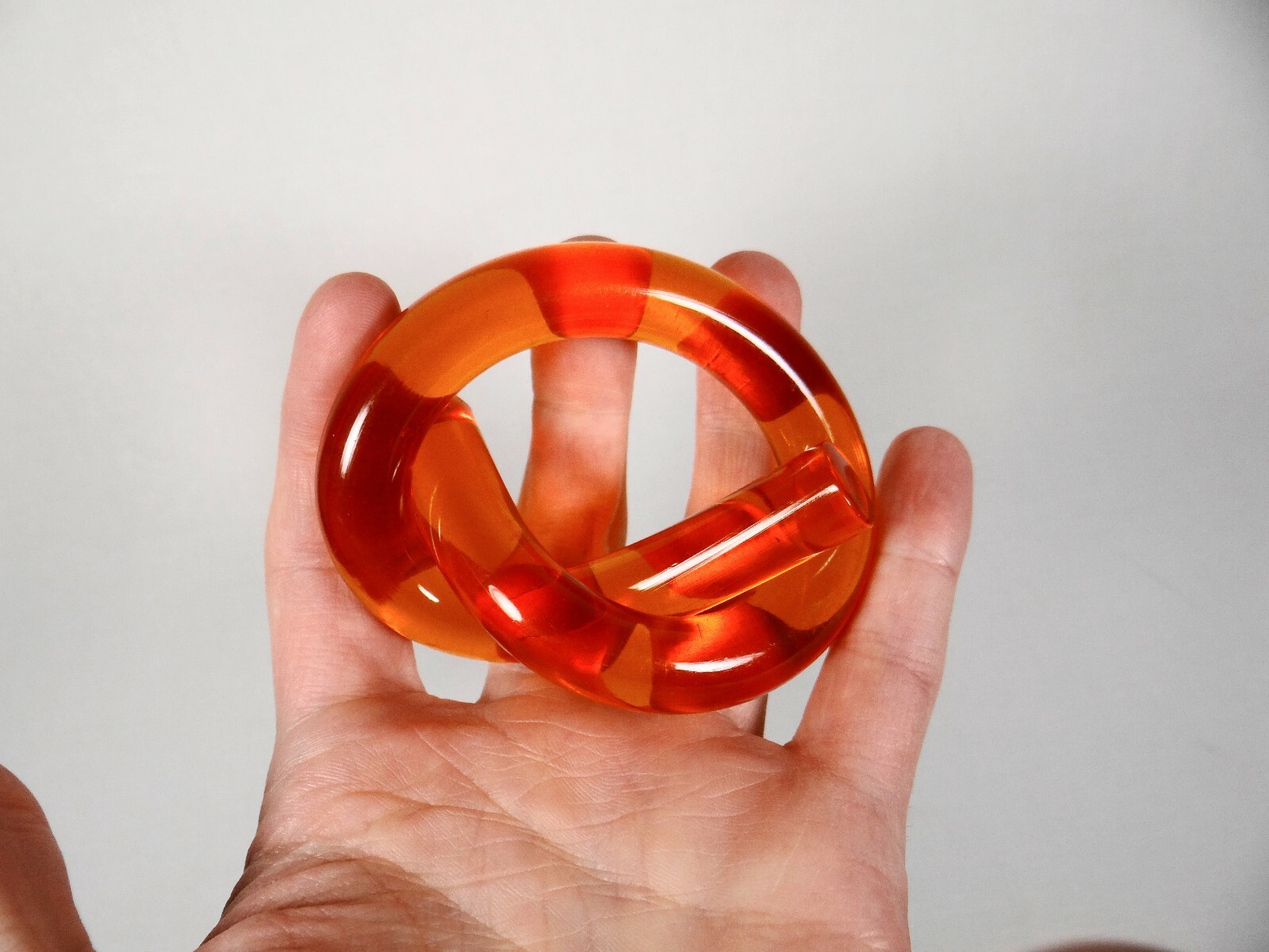 Vintage Dorothy Thorpe Lucite Pretzel Napkin Ring Holders