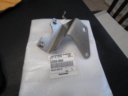 2020 21 22 23 KAWASAKI KAF820 MULE EXHASUT MUFFLER BRACKET PART # 32069-0894