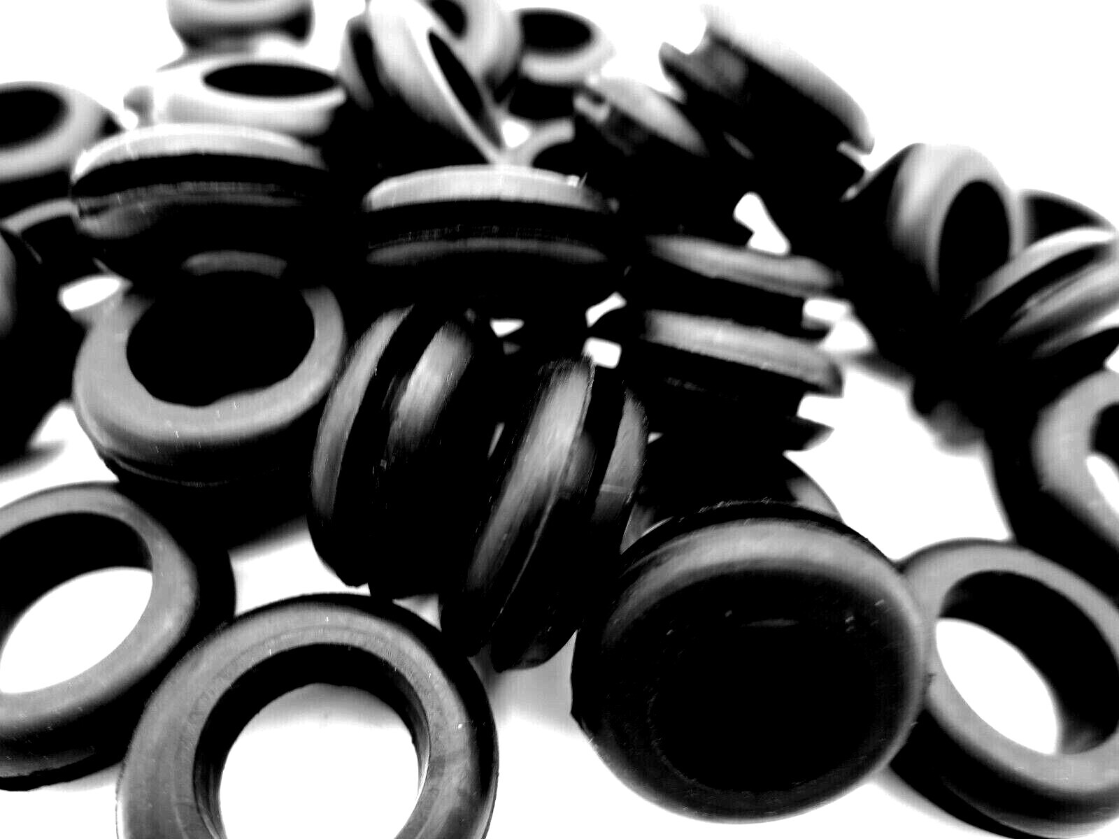 28-Pack Rubber Grommets Fits 1/2