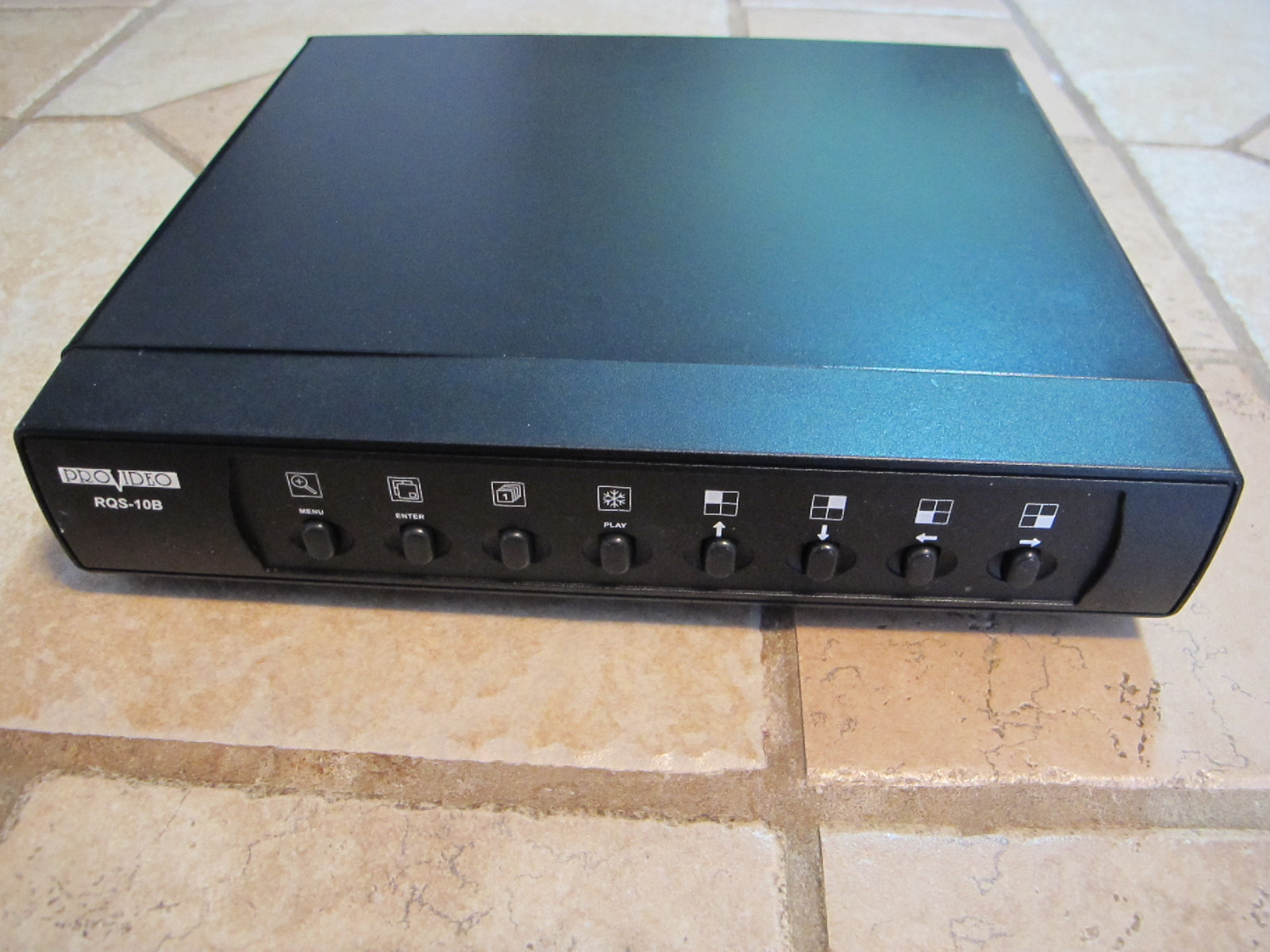 Pro Video RQS-10B B/W Quad Splitter