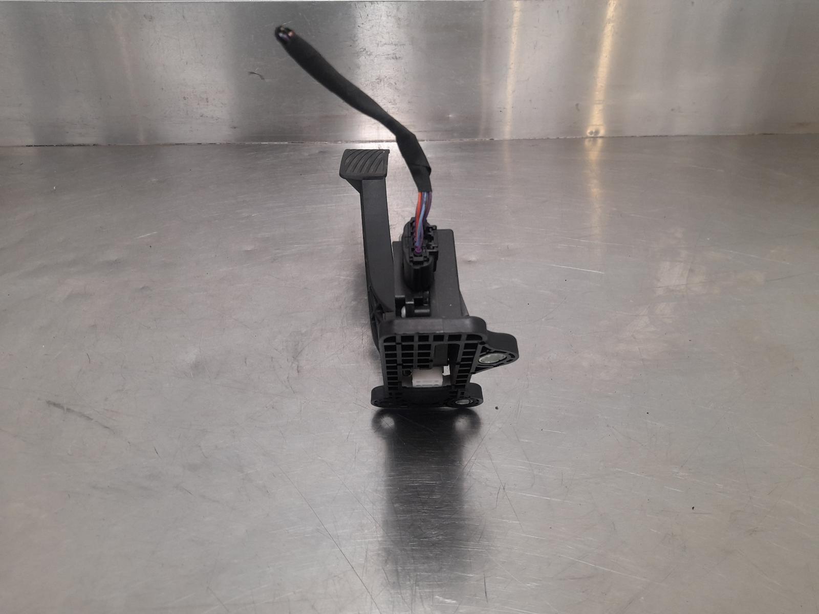 2022 Ldv Deliver 9 ACCELERATOR PEDAL AUTO T/M 07/2020-2023 740105 image 4