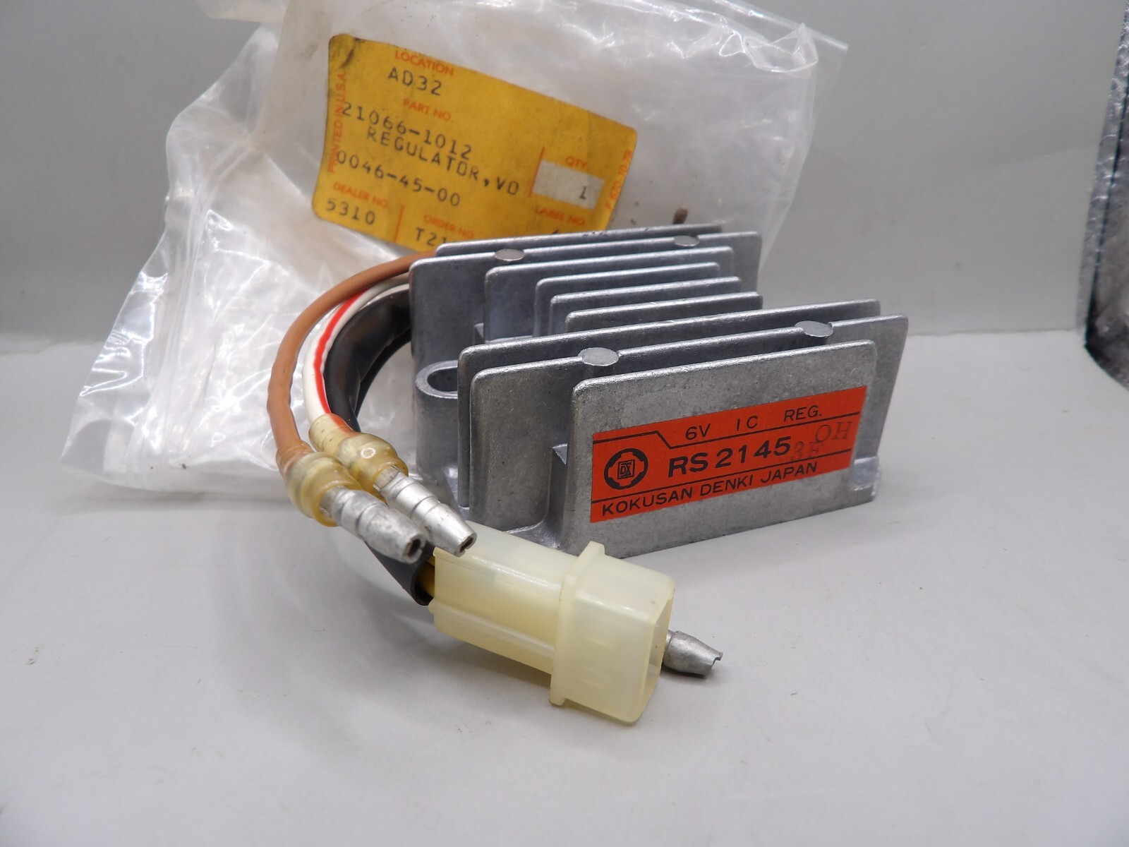 ❋kaku❋になります。 NOS Kawasaki KE KM KS 100 125 175 1974-1975 Genuine Voltage