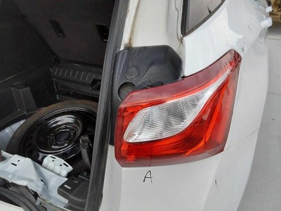 Used Right Tail Light Assembly fits: 2021 Chevrolet Equinox w/o LED quarter pane