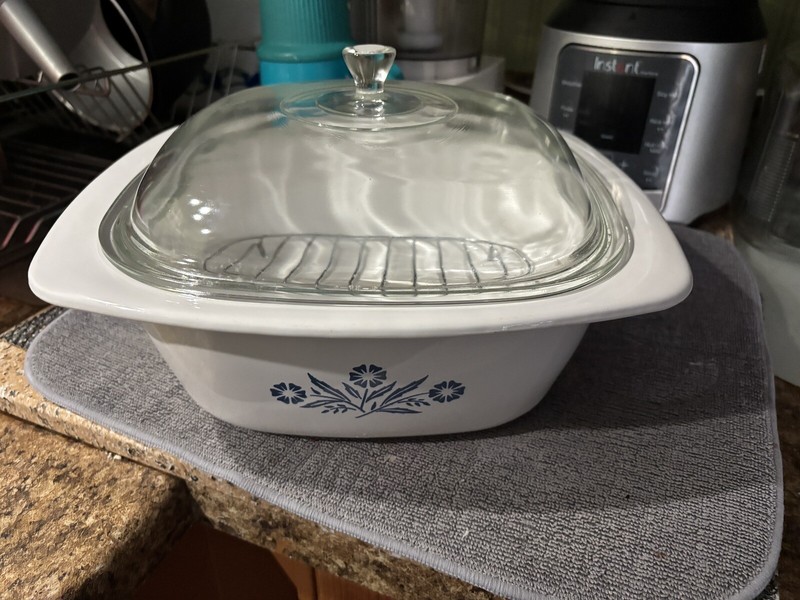 Vintage Corning Ware P-34-B Blue Cornflower 4 qt Dutch Oven