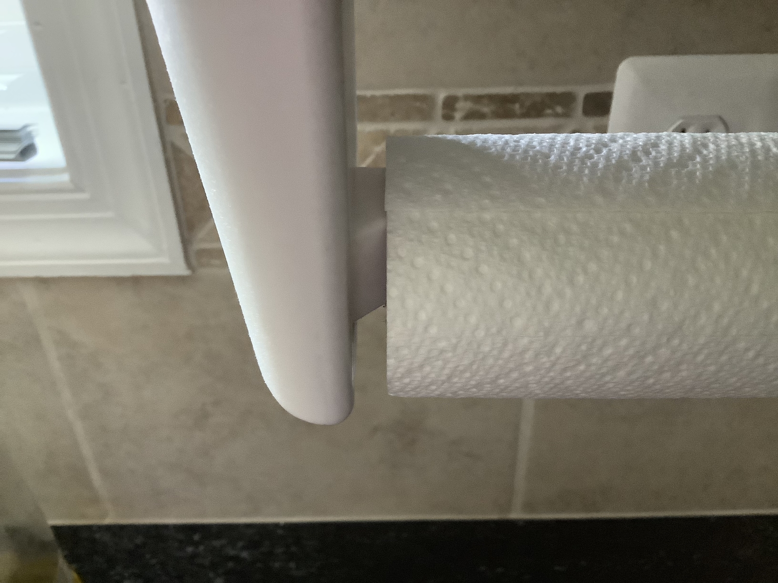 Rubbermaid Plastic Mounted White Paper Towel Holder 👀 136406443766 eBay