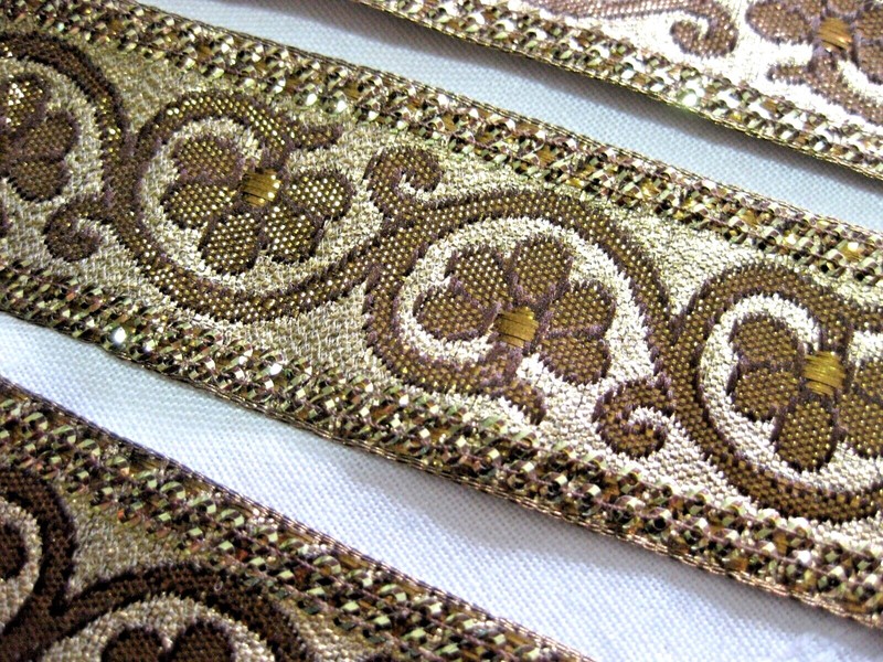Brokat-Borte Webband Blumenranken Braun-Gold  Floral 40mm Mittelalter Lfm B133
