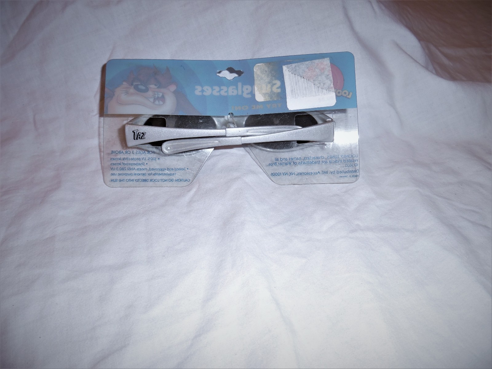 BRAND NEW  2000 WARNER BROS. LOONEY TUNES TAZ SILVER SUNGLASSES UV PROTECTION