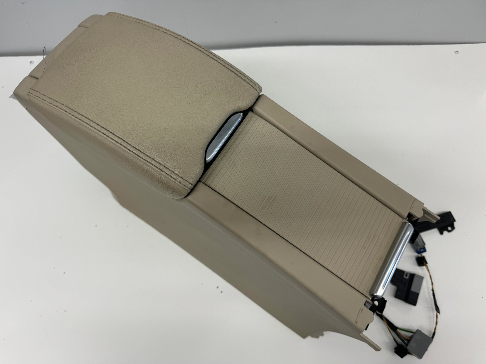 11-17 Volvo S60 Soft Beige Center Console Assembly 30755596