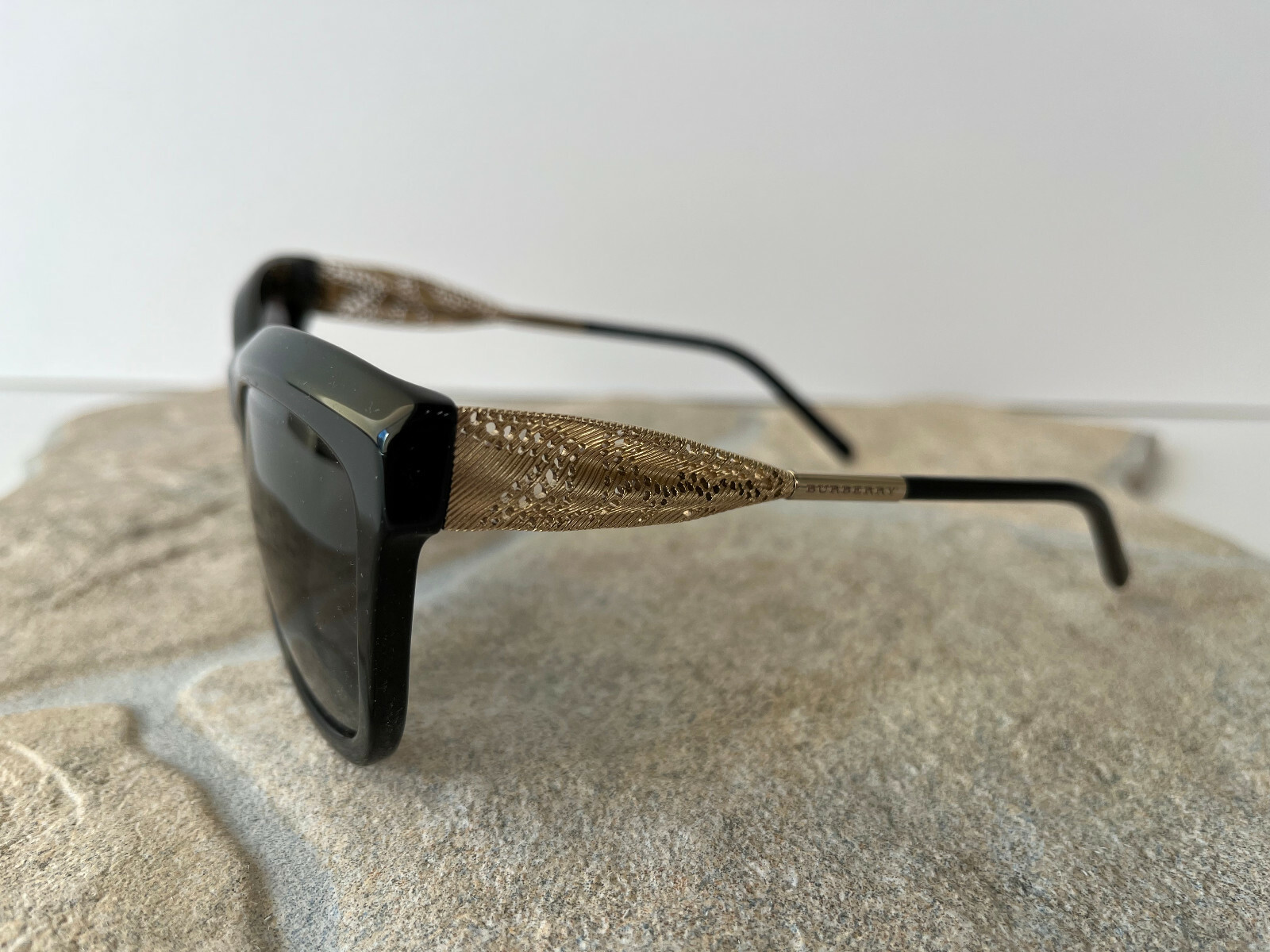 Pre-owned Burberry 4207 Sunglasses Color Black 30018g In Grey Gradient