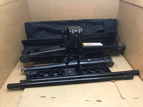 2008-2020 TOWN COUNTRY GRAND CARAVAN EMERGENCY SPARE TIRE JACK KIT TOOLS BAG