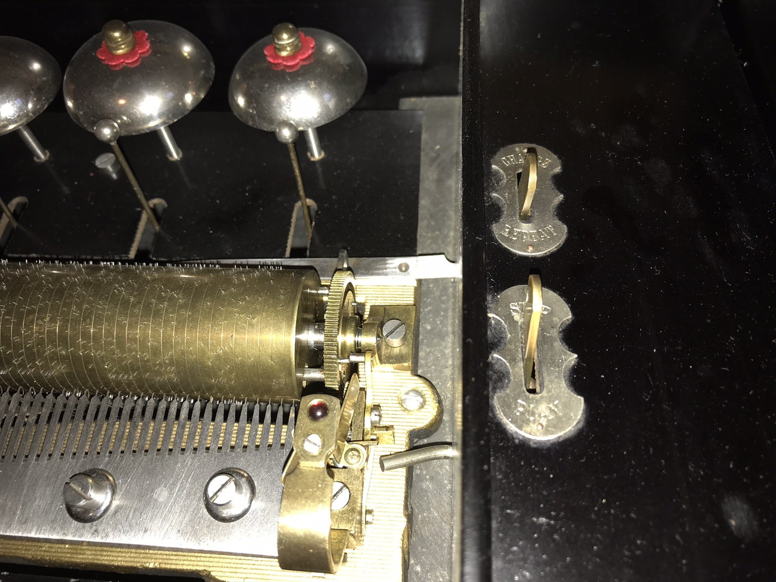 ANTIQUE 8 AIRS WORKING SWISS MUSIC BOX WITH BELLS 19th Century (RECONDITIONED)