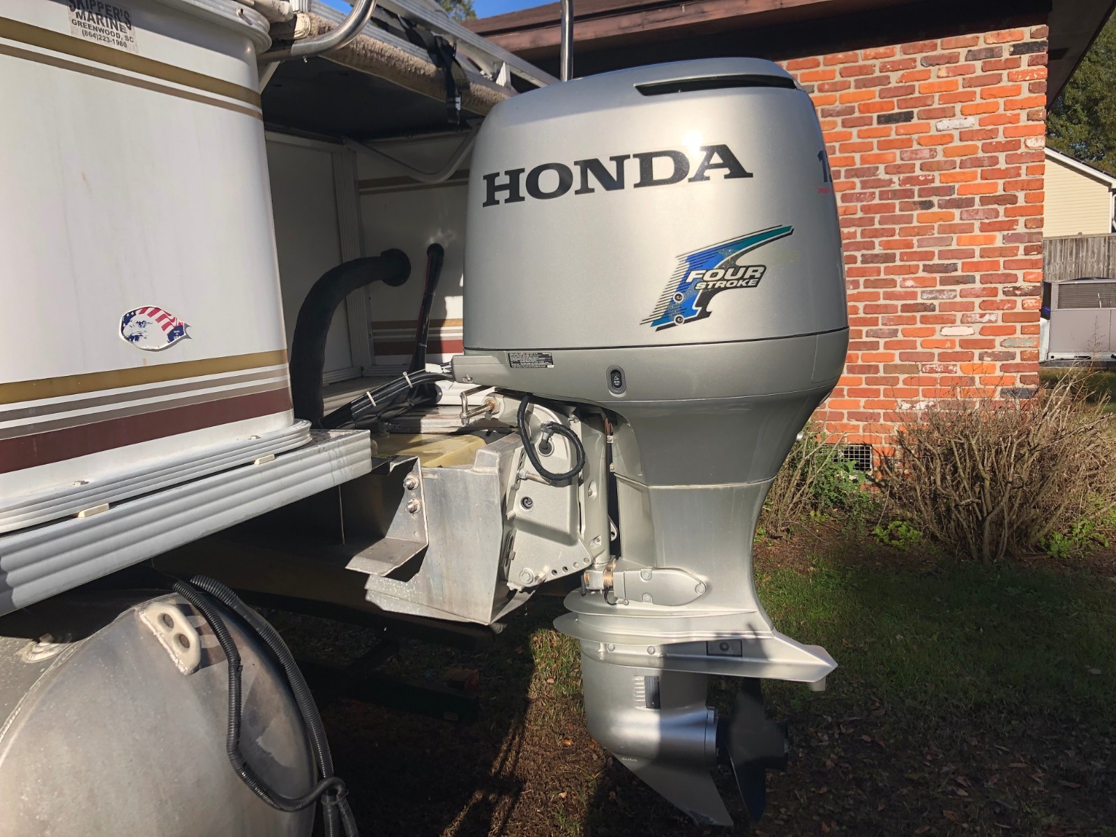 2004 Crest XRS IIIX pontoon boat honda 130 outboard motor 86 hours (may trade)