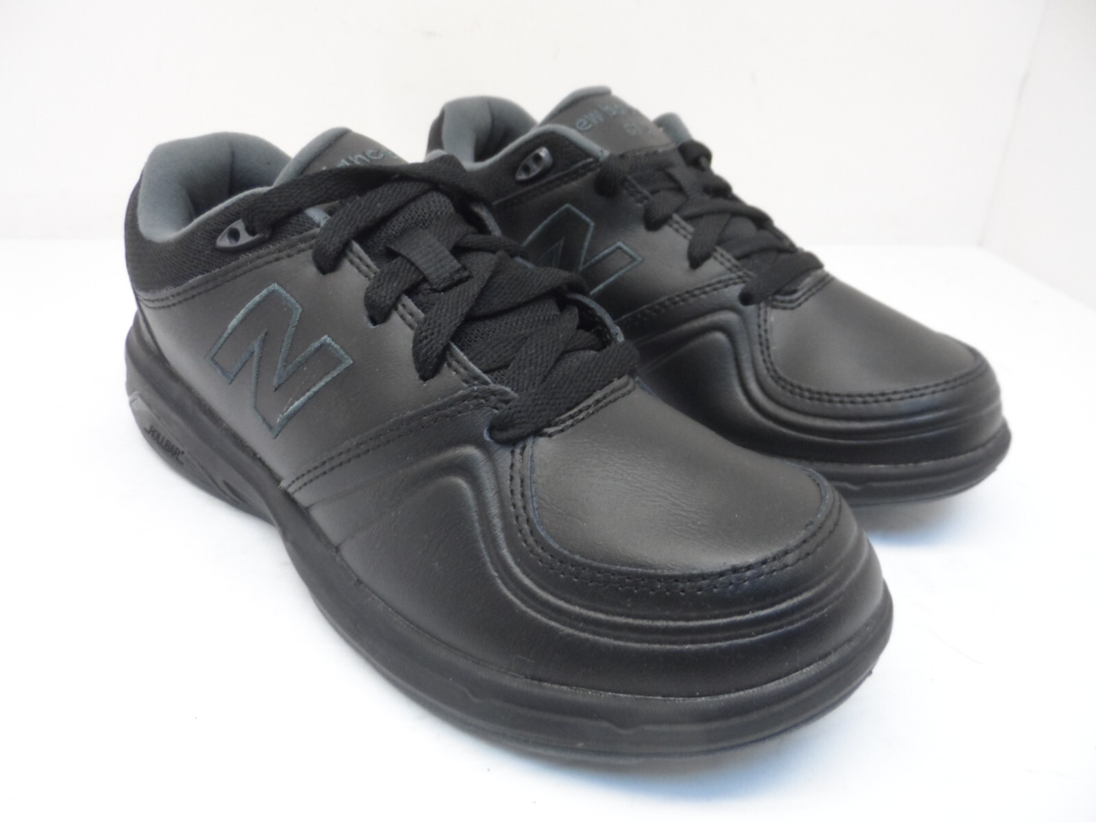 ふう New Balance Women's 813 V1 Lace Up Walking Shoe Black Size