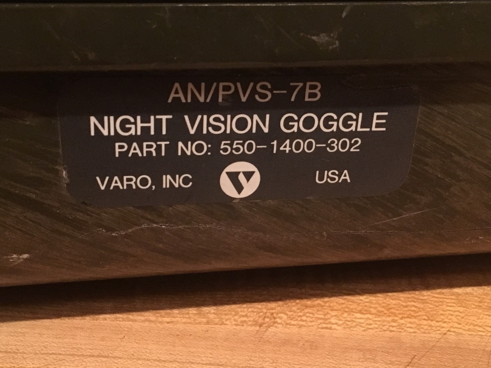 Excellent Mil-SPEC -  AN/PVS-7B Night Vision goggles with hard case