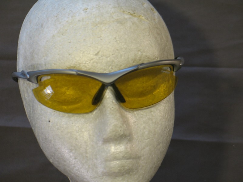 TIFOSI TYRANT SUNGLASSES  Cycling Multi-Sport  Replacable Lens  GUNMETAL. LNC