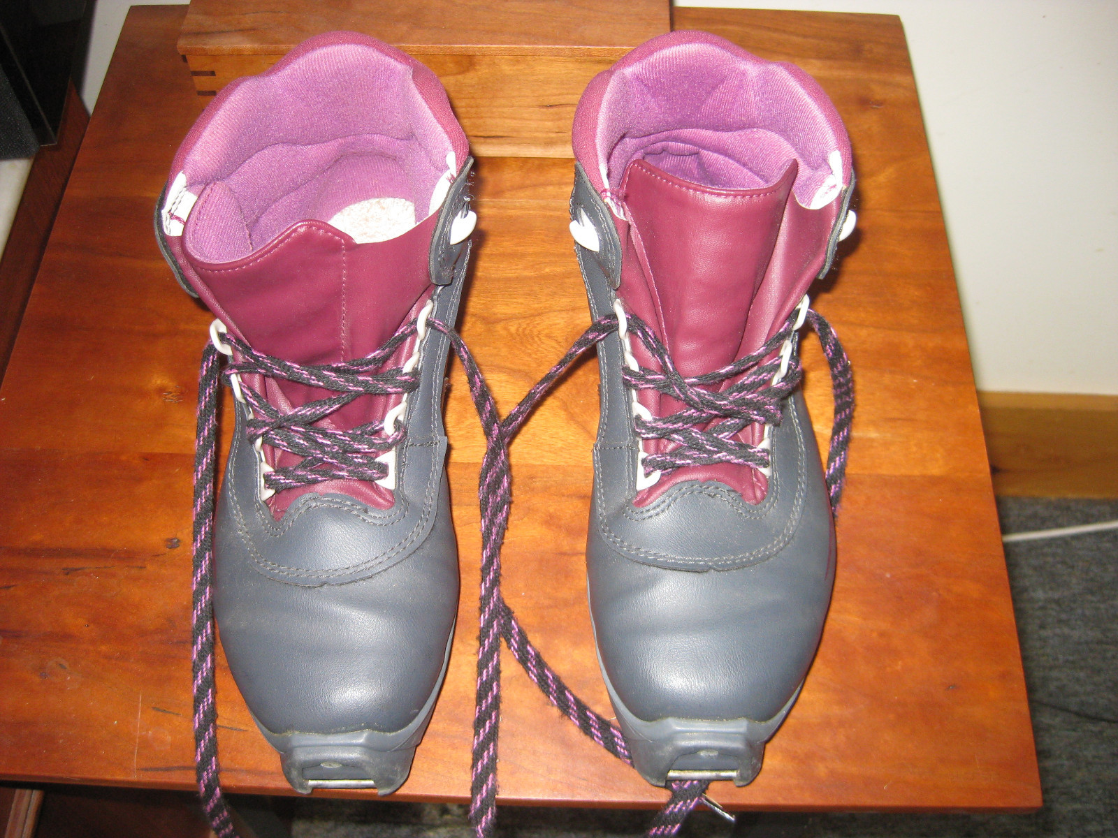 Salomon 3.1 Woman's XC Ski Boots Size 6.5