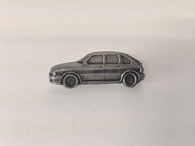 MG Maestro 3D pin badge car pewter effect pin badge ref133 
