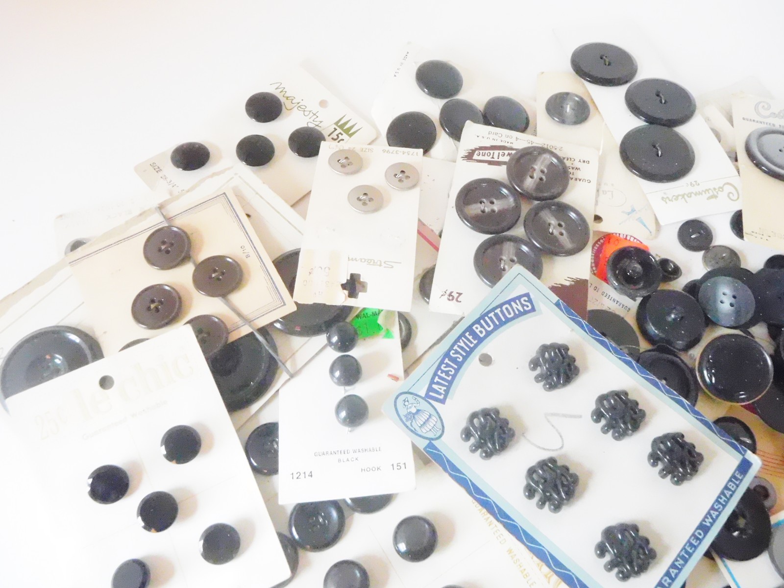 VINTAGE NEW UNUSED LOT OF 100+  GREY TO BLUES ASST. BUTTONS - MOST ON CARDS