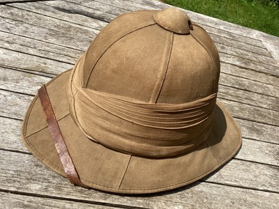 very scarce dated Ww1 with paper label 1916 british pith sun helmet ,WD marked