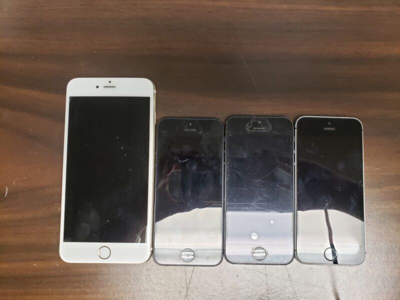 LOT OF 4 iPHONES SEE PICS FOR PARTS ONLY