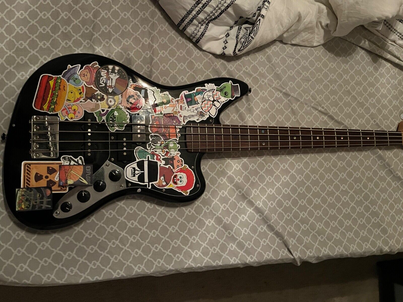 Squier Vintage Modified Jaguar Bass - Black | eBay Squier Vintage Modified Jaguar Bass - Black | eBay
