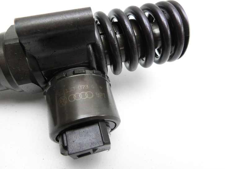 Audi A4 8E B7 04-08  2,0 96KW Injektor Einspritzdüse Pumpe-Düse Zyl.2 Audi A4 8E B7 04-08 28.03.2007 03G130073G... Vorschau 3
